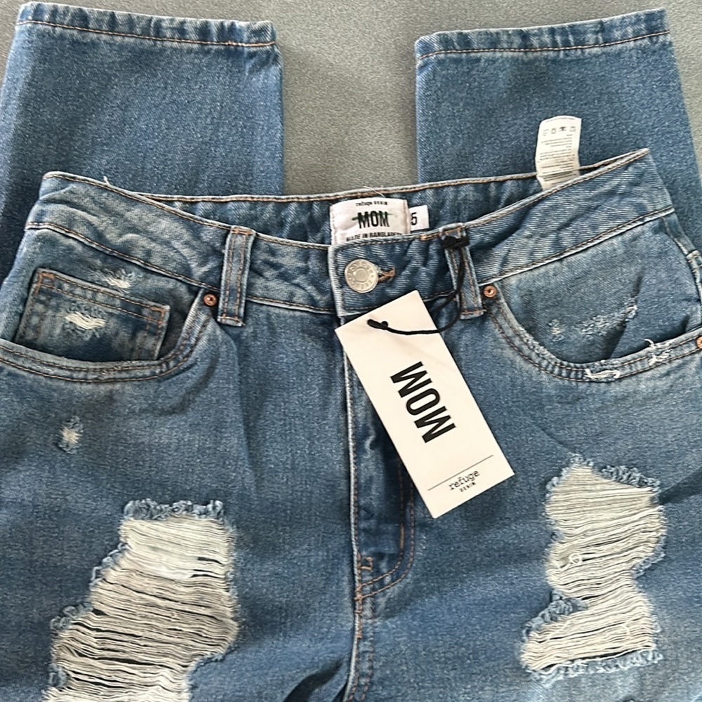 Refuge Denim Jeans Womens size 5 Blue Denim MOM High Rise Distressed NWT